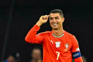 رونالدو يتوج بجائزة “الأعظم على مر العصور” من رابطة الدوري البرتغالي koora live رونالدو يتوج بجائزة “الأعظم على مر العصور” من رابطة الدوري البرتغالي koora live