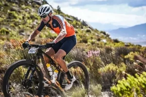 إصابة مؤلمة للمدرب لويس إنريكي تجبره على الخضوع لعملية جراحية